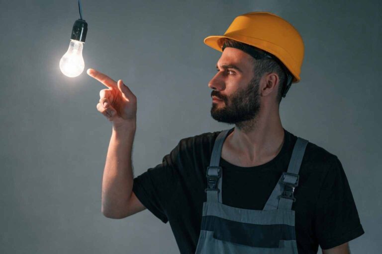 Evin Yarısında Elektrik Var Yarısında Elektrik Yok